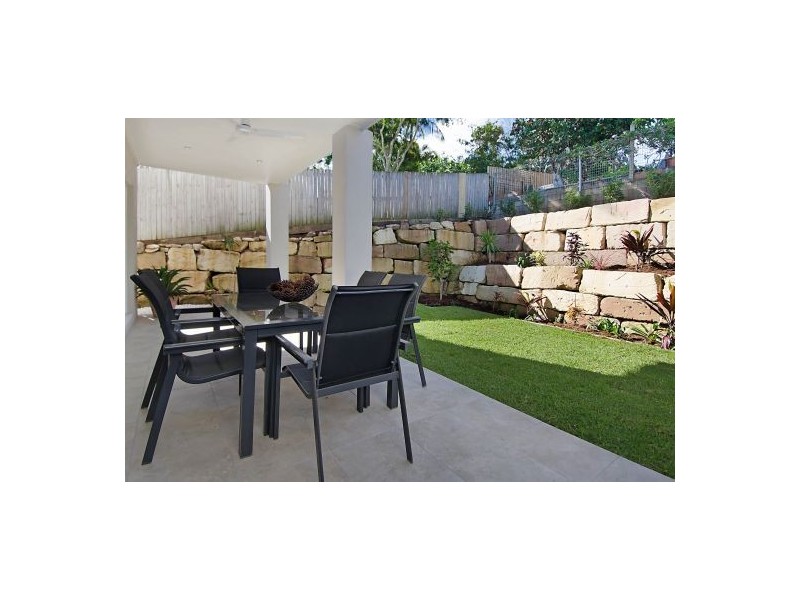 18 Kidwelly Street, Carindale QLD 4152