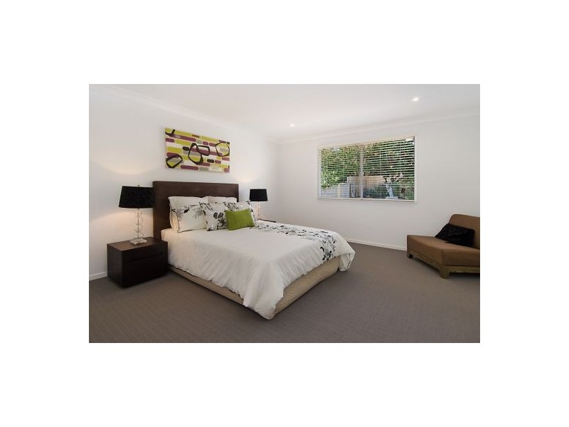 18 Kidwelly Street, Carindale QLD 4152