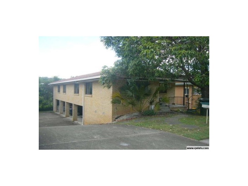 2/18 Roseglen Street, Greenslopes QLD 4120