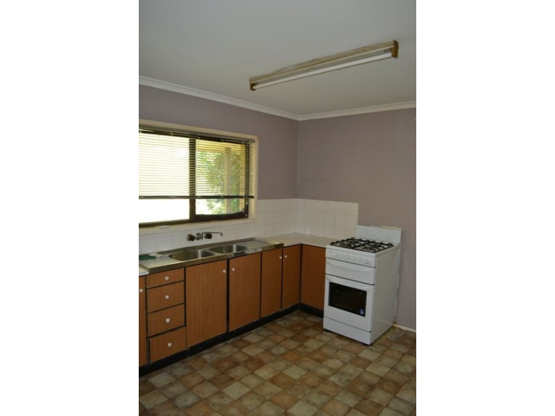 2/18 Roseglen Street, Greenslopes QLD 4120