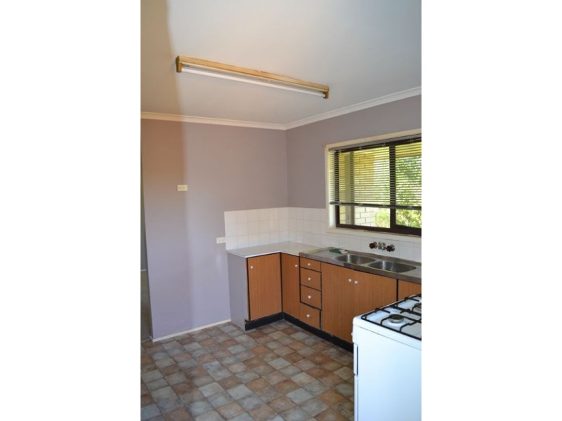 2/18 Roseglen Street, Greenslopes QLD 4120