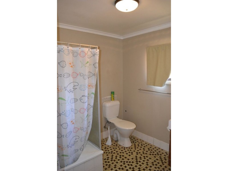 2/18 Roseglen Street, Greenslopes QLD 4120