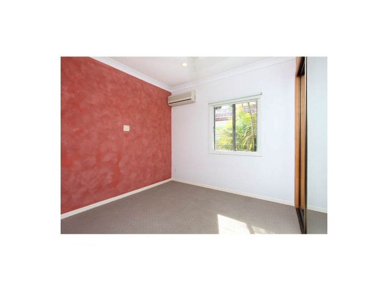 32 Abbotsleigh Street, Holland Park QLD 4121