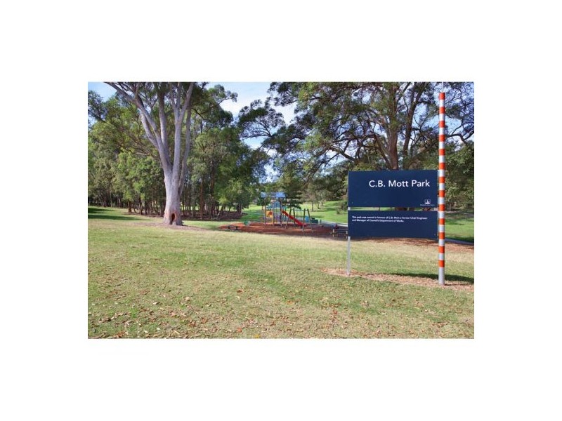 32 Abbotsleigh Street, Holland Park QLD 4121