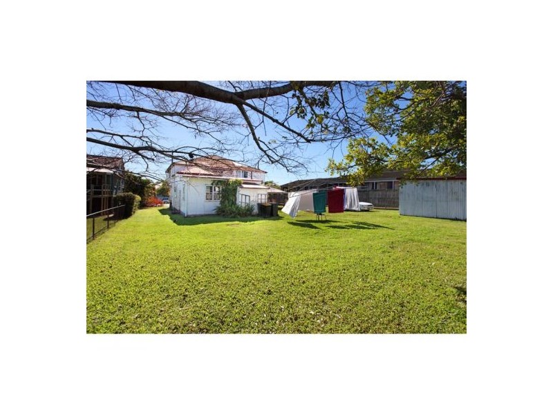 104 Chestnut Street, Wynnum QLD 4178