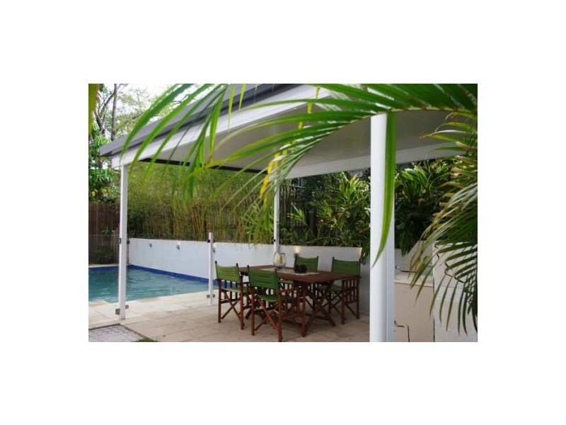 11 School Street, Norman Park QLD 4170