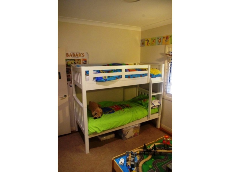 11 School Street, Norman Park QLD 4170