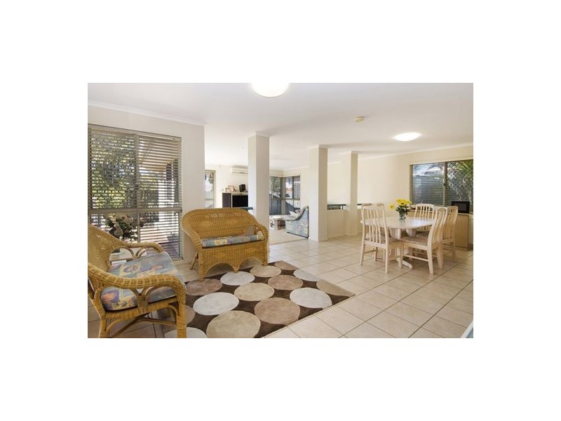 30 Hummingbird Crescent, Wishart QLD 4122