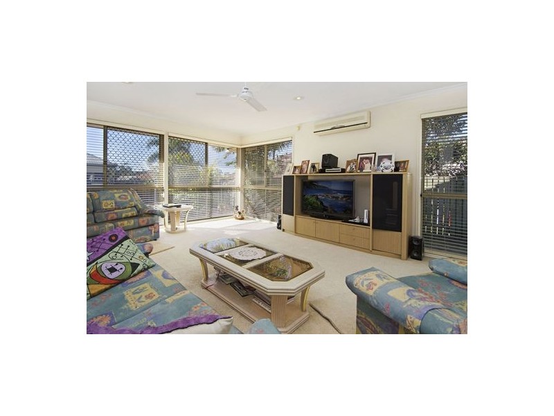 30 Hummingbird Crescent, Wishart QLD 4122