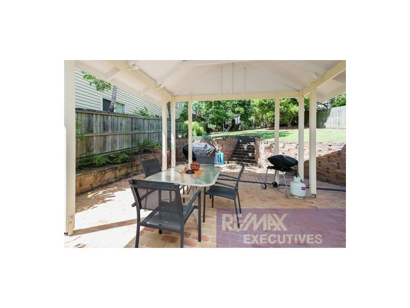 35 Barradine Street, Greenslopes QLD 4120