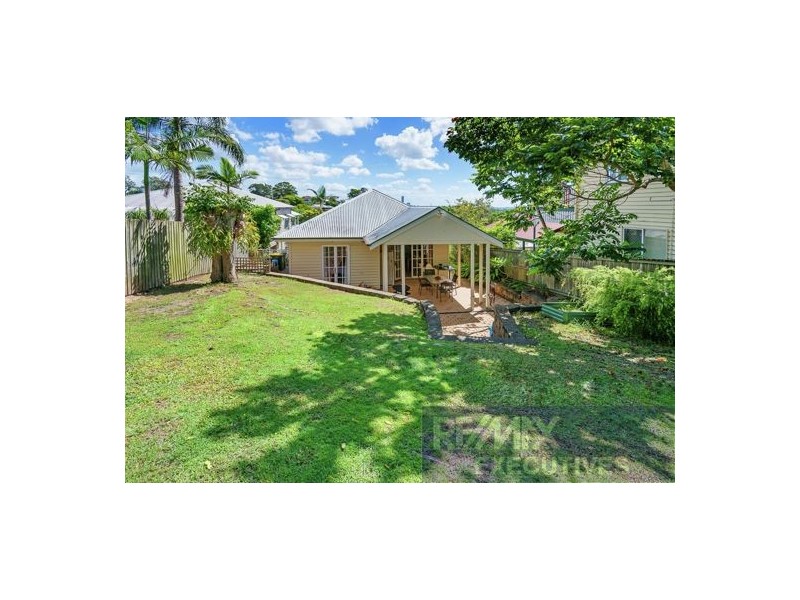 35 Barradine Street, Greenslopes QLD 4120