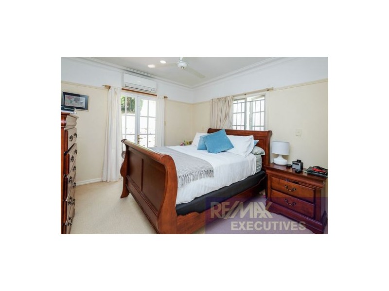 35 Barradine Street, Greenslopes QLD 4120