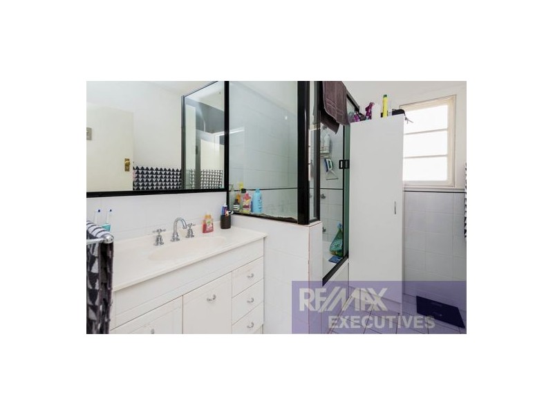 35 Barradine Street, Greenslopes QLD 4120