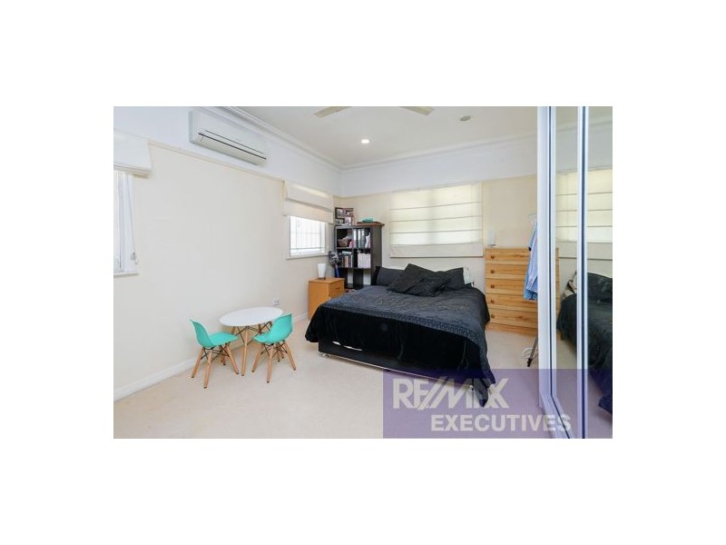 35 Barradine Street, Greenslopes QLD 4120