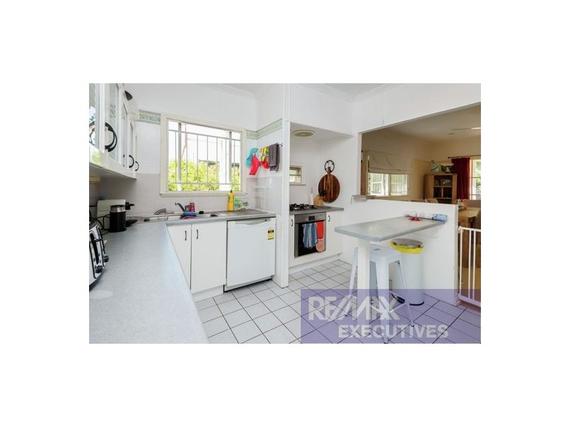 35 Barradine Street, Greenslopes QLD 4120