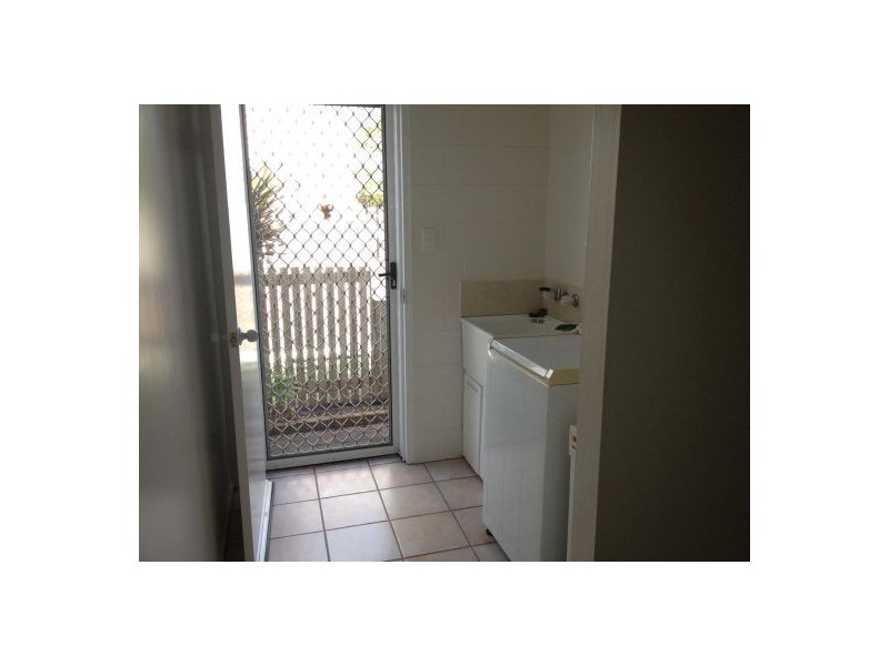 2/75 Burke Street, Ayr QLD 4807
