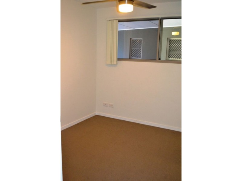 24/11 Riding Road, Hawthorne QLD 4171