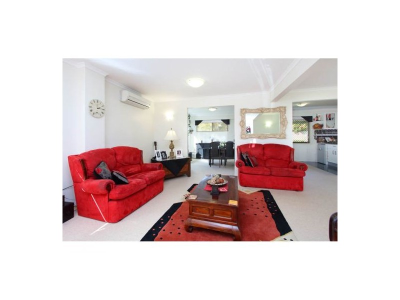 2 Dunvegan Place, Carindale QLD 4152