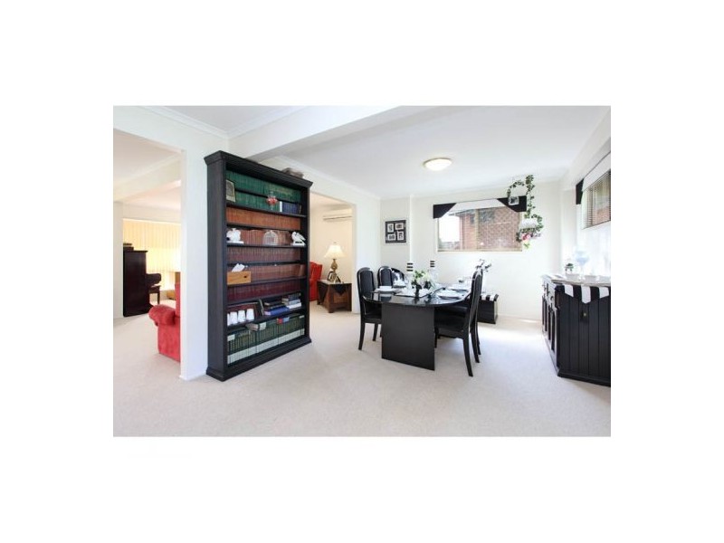 2 Dunvegan Place, Carindale QLD 4152