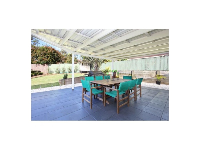 2 Dunvegan Place, Carindale QLD 4152