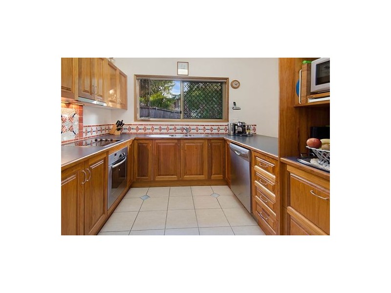 4a Lindsay Street, Coorparoo QLD 4151