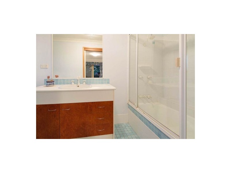 4a Lindsay Street, Coorparoo QLD 4151