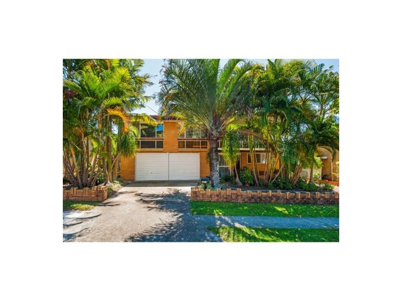 274 Broadwater Road, Mansfield QLD 4122