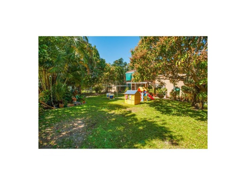 274 Broadwater Road, Mansfield QLD 4122