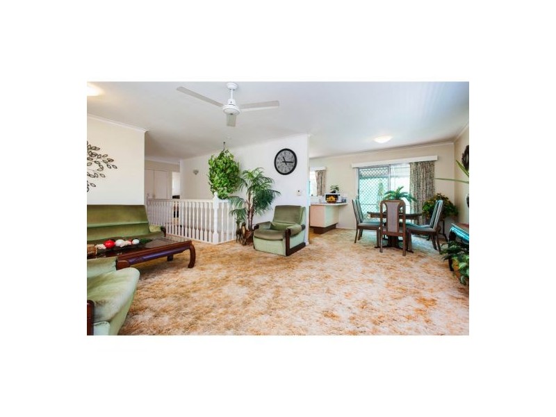 274 Broadwater Road, Mansfield QLD 4122