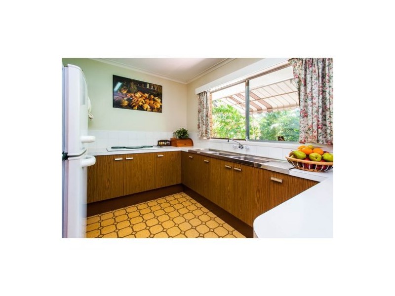 274 Broadwater Road, Mansfield QLD 4122