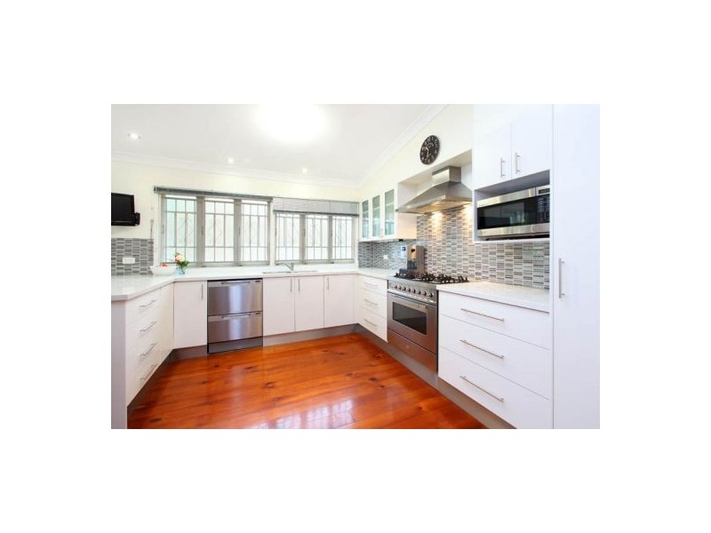 35 Emlyn Street, Coorparoo QLD 4151