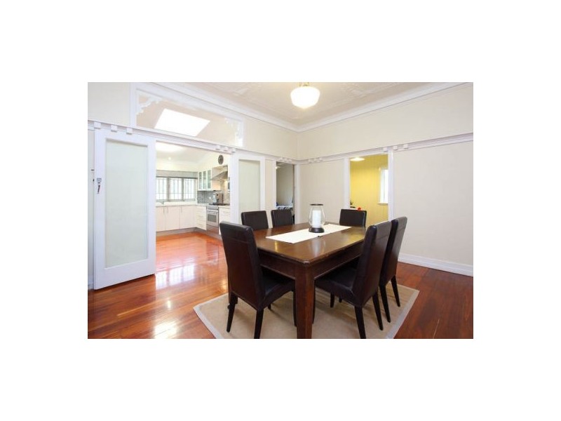 35 Emlyn Street, Coorparoo QLD 4151