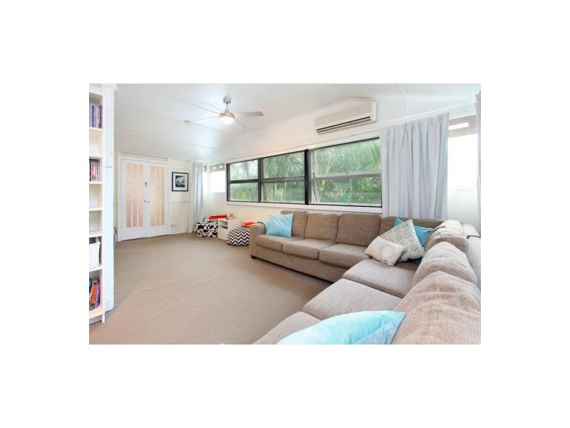 35 Emlyn Street, Coorparoo QLD 4151