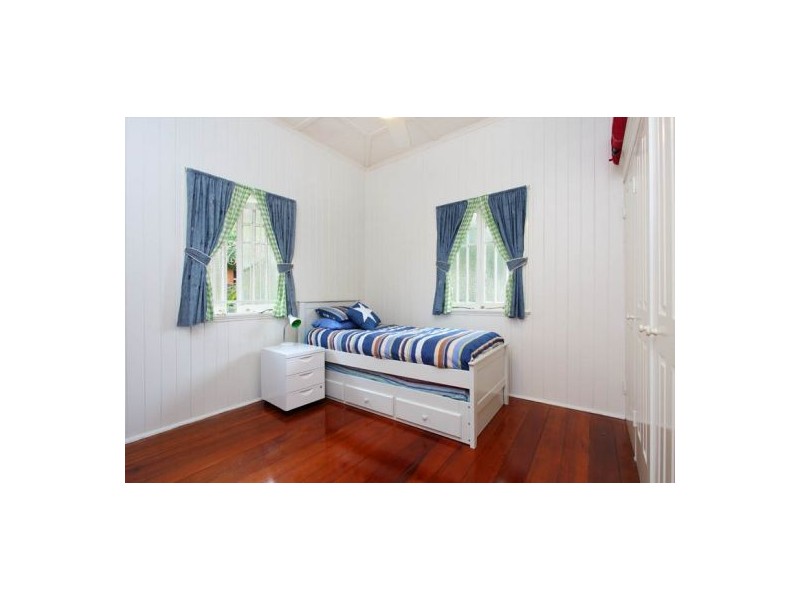 35 Emlyn Street, Coorparoo QLD 4151