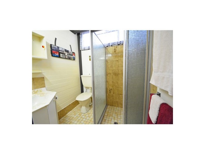 8 Algona Street, Holland Park West QLD 4121