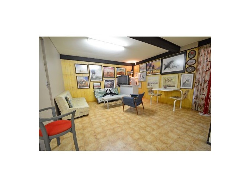 8 Algona Street, Holland Park West QLD 4121