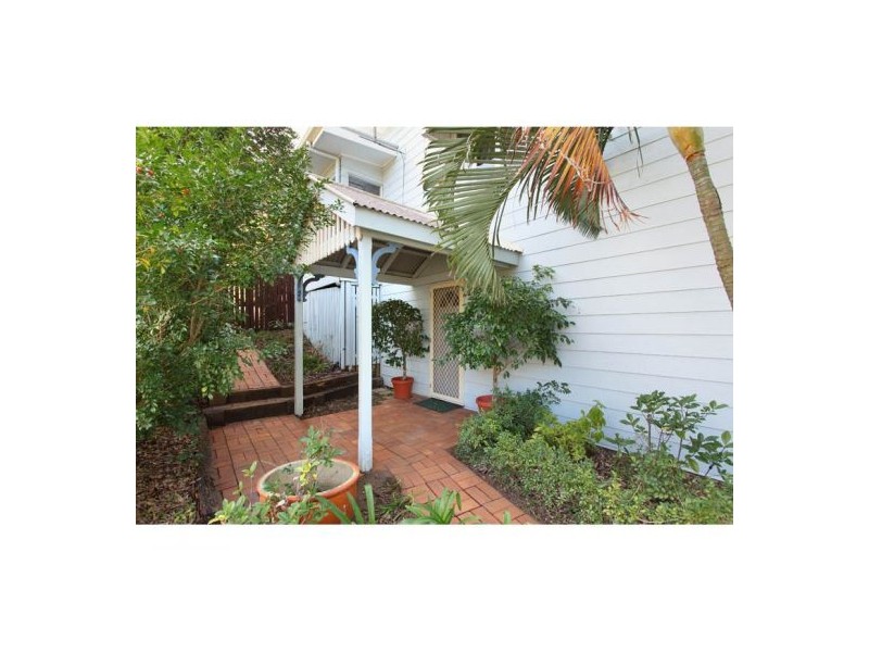 32 Abbotsleigh Street, Holland Park QLD 4121