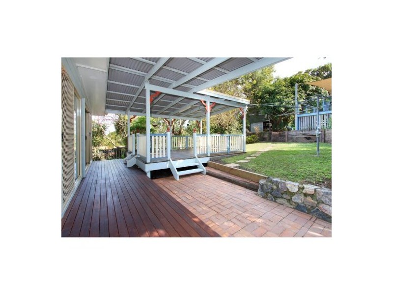 32 Abbotsleigh Street, Holland Park QLD 4121