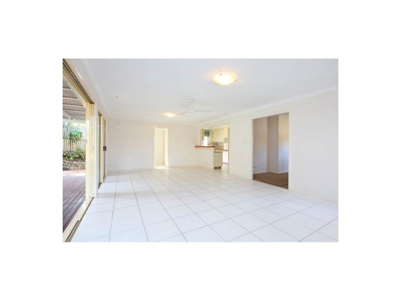 32 Abbotsleigh Street, Holland Park QLD 4121