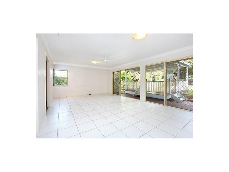32 Abbotsleigh Street, Holland Park QLD 4121