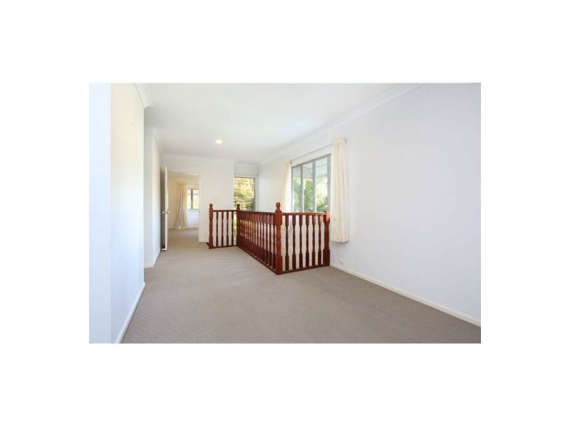 32 Abbotsleigh Street, Holland Park QLD 4121