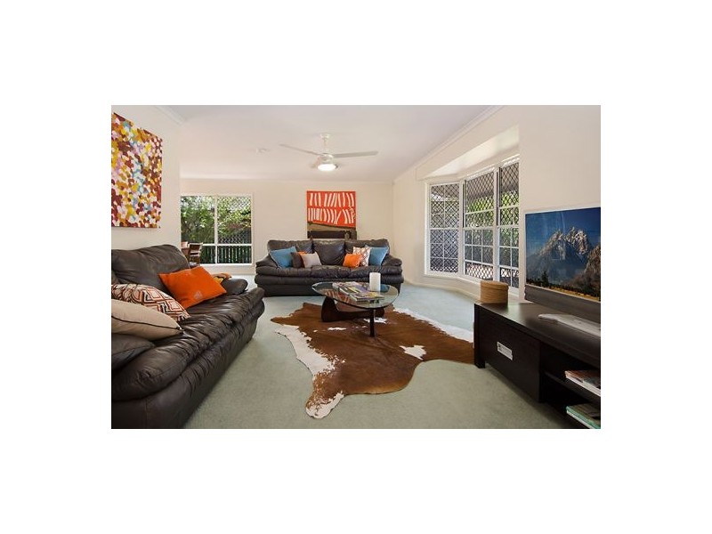 9 Risdon Street, Carindale QLD 4152