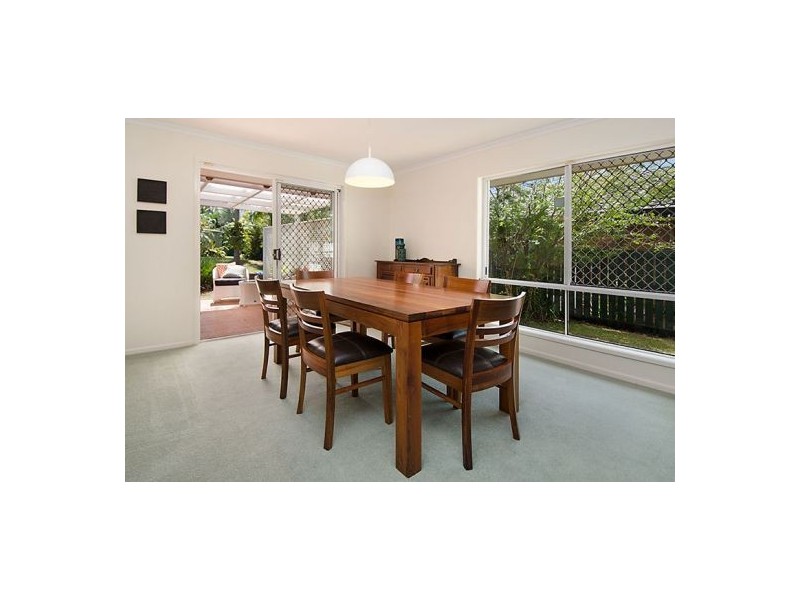 9 Risdon Street, Carindale QLD 4152