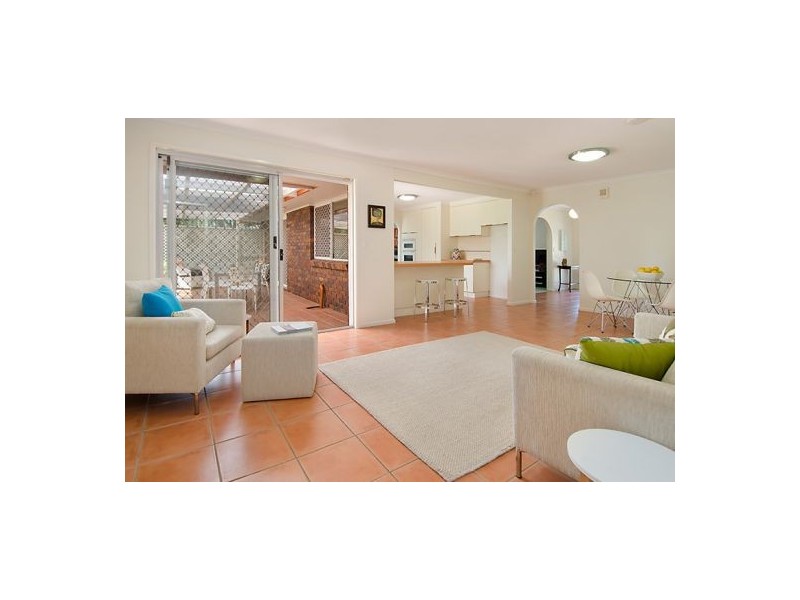 9 Risdon Street, Carindale QLD 4152