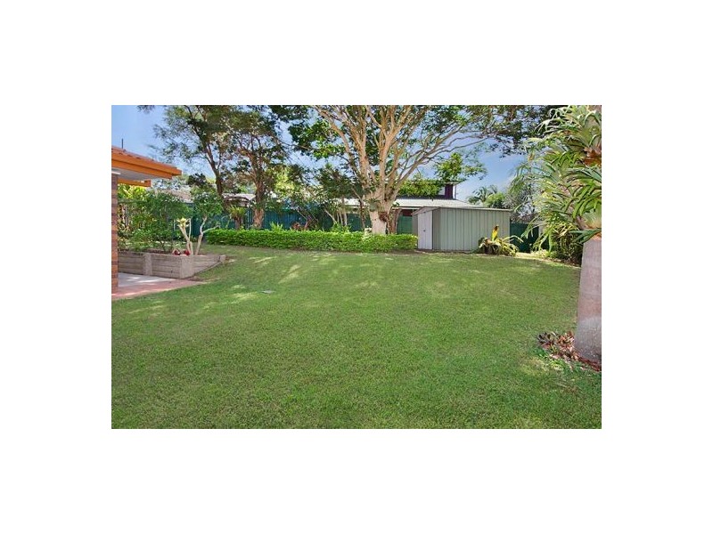 9 Risdon Street, Carindale QLD 4152