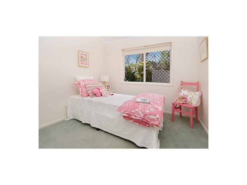 9 Risdon Street, Carindale QLD 4152