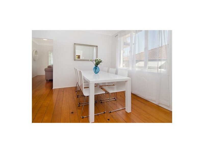 18 Trundle St, Coorparoo QLD 4151
