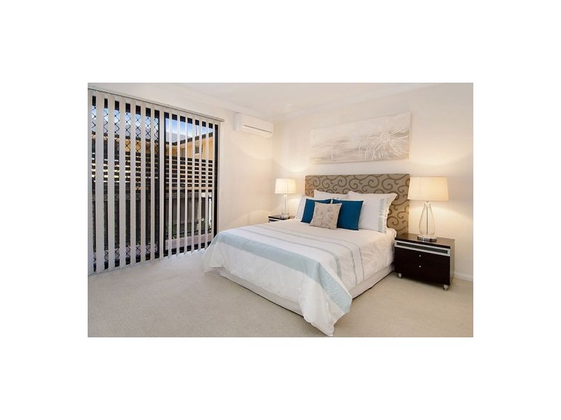 2/145 Old Cleveland Road, Coorparoo QLD 4151