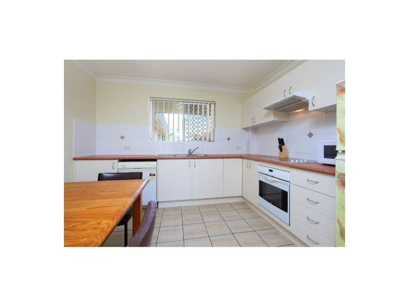 6/2 Honeysuckle Street, Mansfield QLD 4122