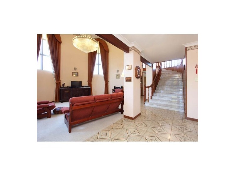 25 Edred Street, Carindale QLD 4152